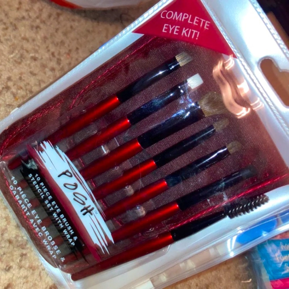 POSH 10 piece eye brush & stencil kit